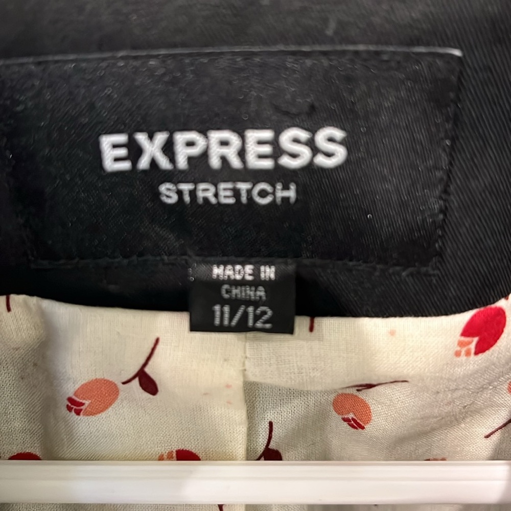 Express Women's Black Blazer - Picture 2 of 3